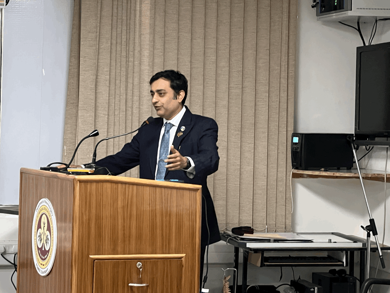 Dr. Manjul Tripathi